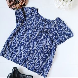 3/$20 Gap Blue and Gray graphic print blouse